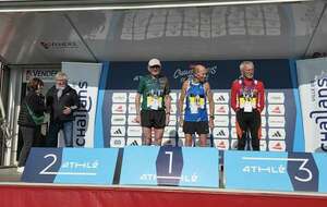 Roger GODARD et Brice DAUBORD sur la 3e marche -  CHAMPIONNE DE FRANCE DE CROSS-COUNTRY